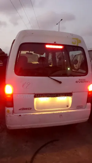 Suzuki Every 2010 White