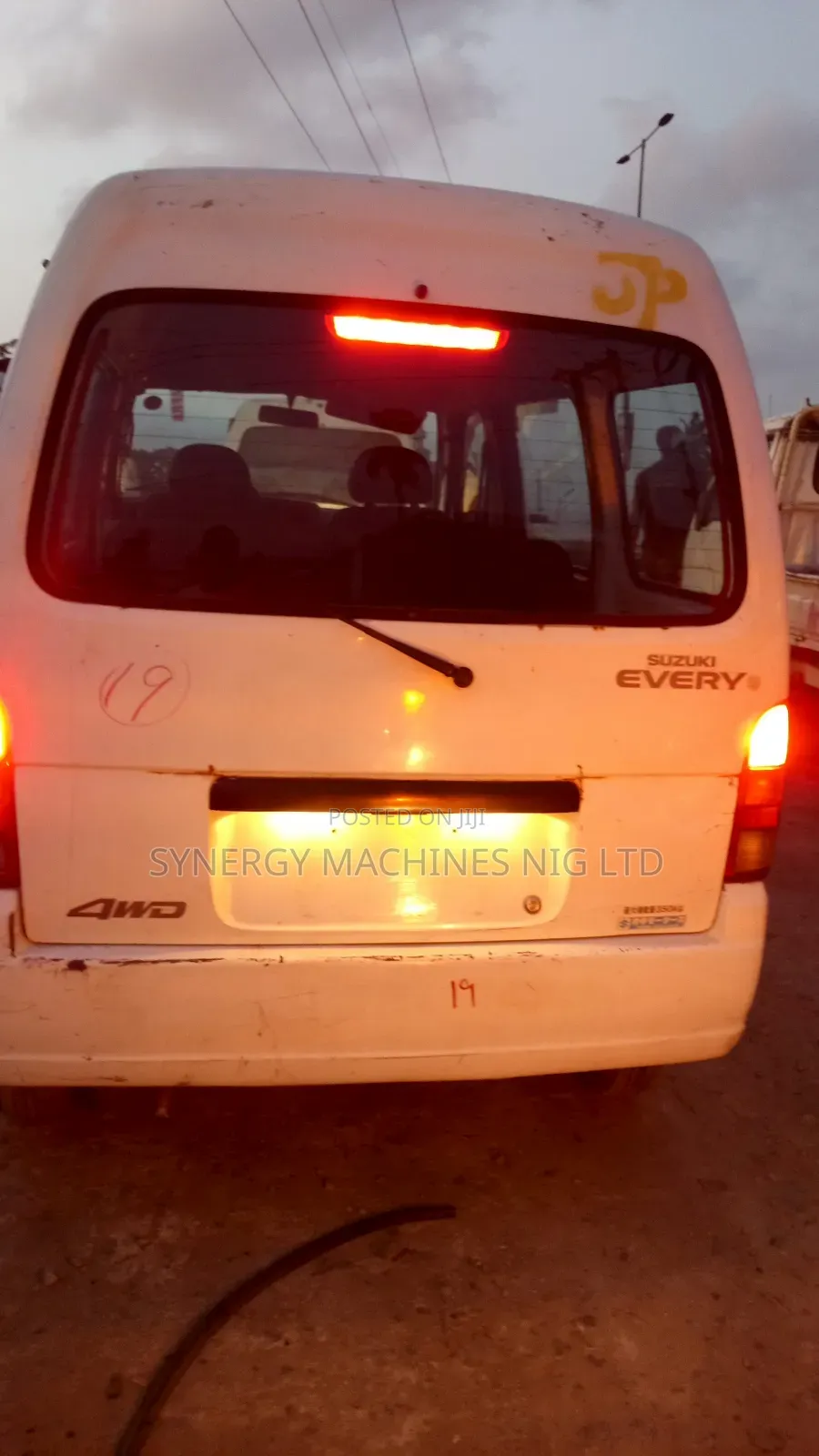 Suzuki Every 2010 White