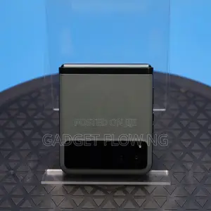 New Motorola Razr (2023) 128 GB Green