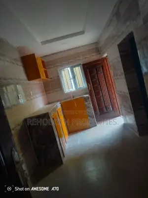 3bdrm Apartment in Hassan Block Elebu, Akala Express for rent