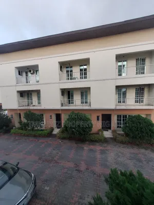Studio Apartment in Chevron Estate for rent