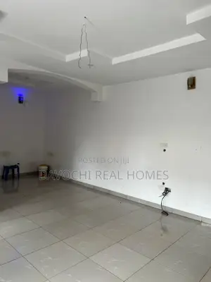3bdrm Apartment in Ikota for rent
