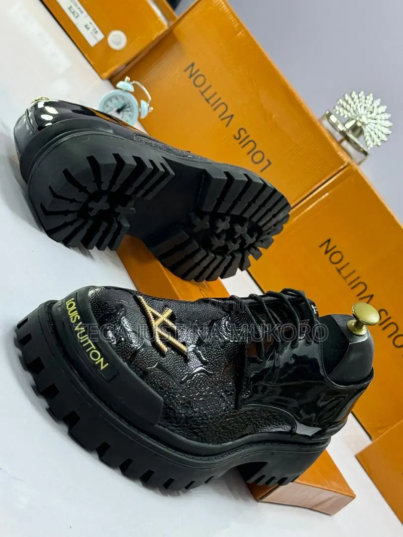 Louis Vuitton Lace Up Designer Shoes