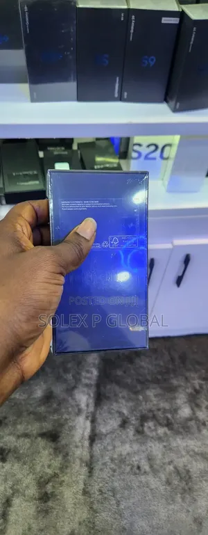New Samsung Galaxy S22 5G 256 GB