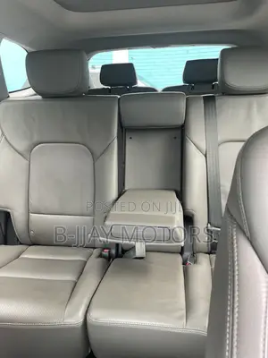 Hyundai Santa Fe Limited w/Saddle Interior 4dr SUV (3.3L 6cyl 6A) 2015