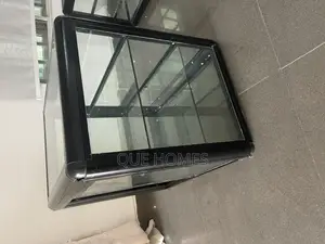 Show Glass for Snacks