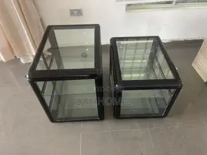 Show Glass for Snacks