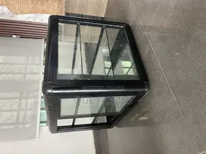 Show Glass for Snacks