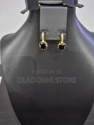 Black Stud Gold Earring