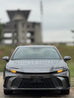 Toyota Camry SE 2025 Gray