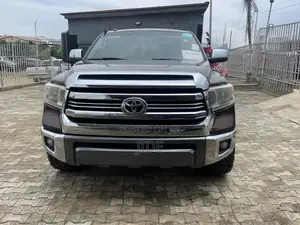 Toyota Tundra 2017 Brown