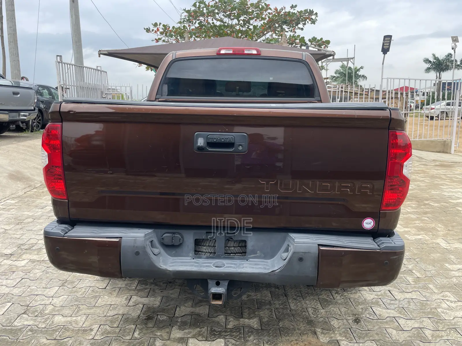 Toyota Tundra 2017 Brown