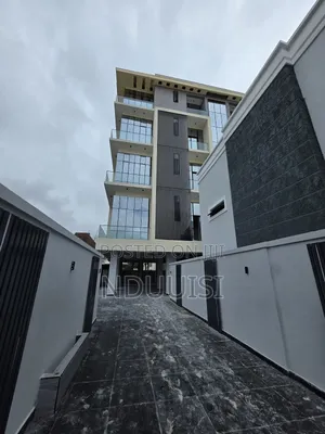 3bdrm Apartment in Lekki Phase 1 for sale
