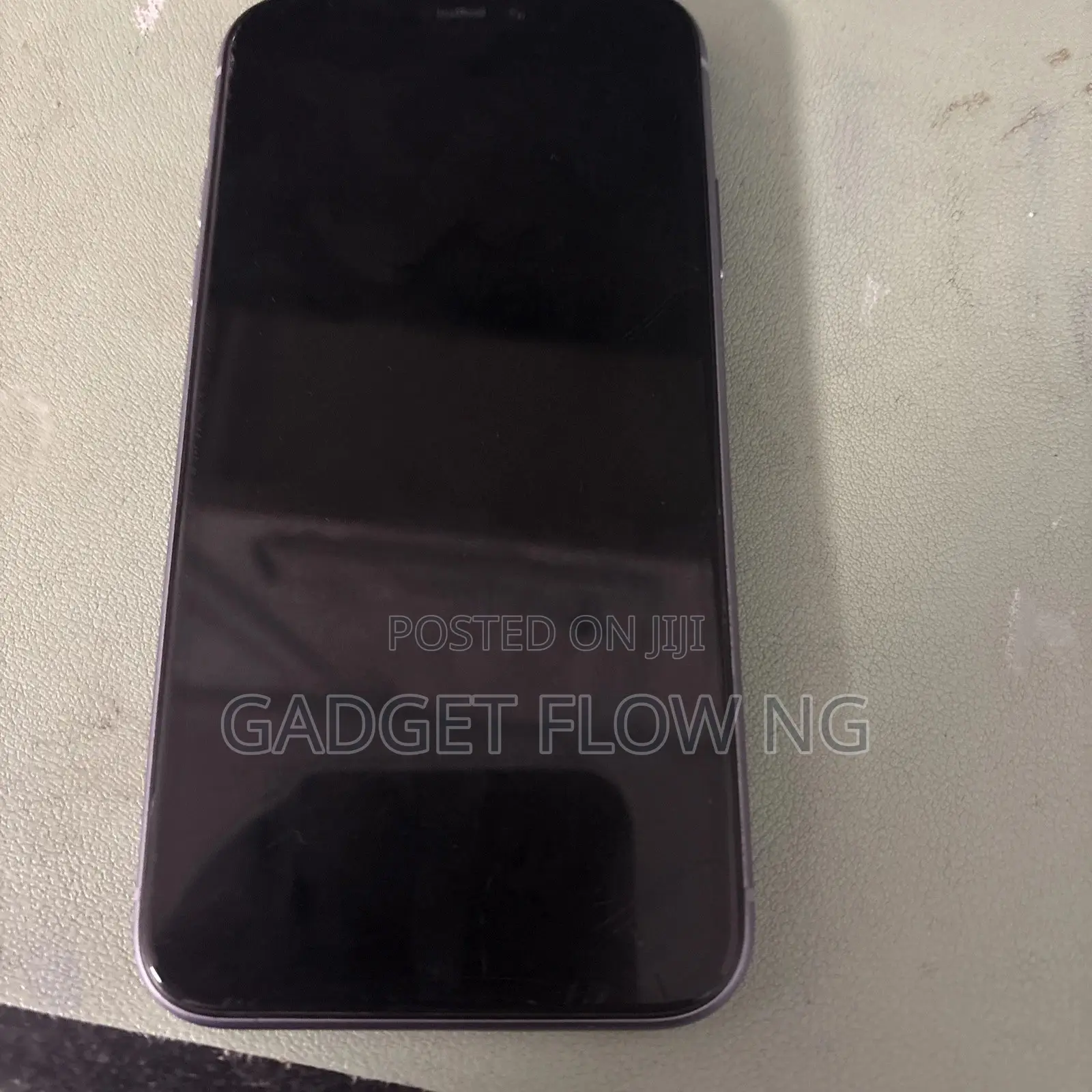 New Apple iPhone 11 64 GB Purple