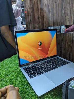 Laptop Apple MacBook Pro 2019 64GB Intel Core i9 SSD 512GB
