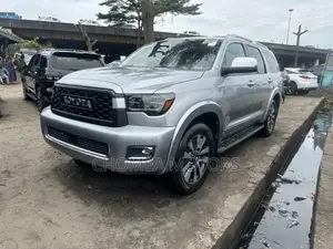 Toyota Sequoia 2016 Silver