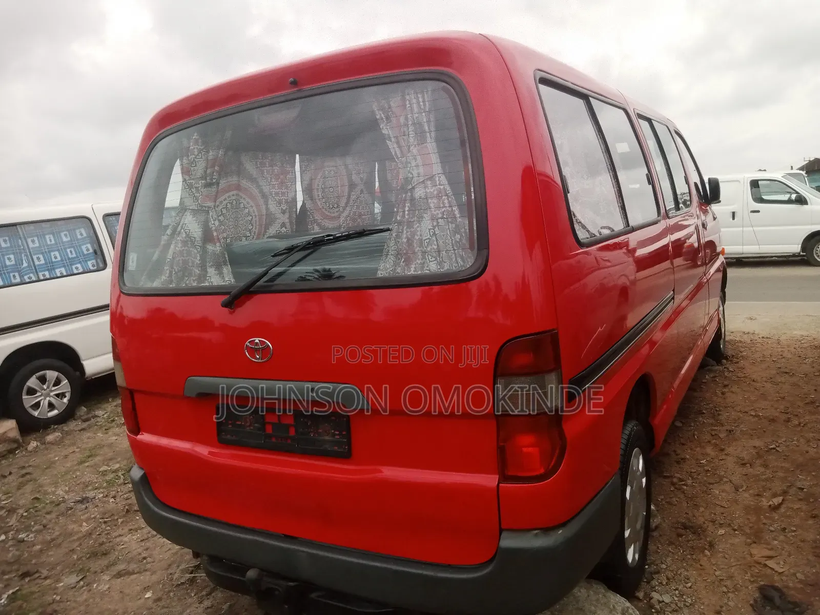 Toyota HiAce 2005 Red