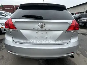 Toyota Venza AWD 2010 Silver