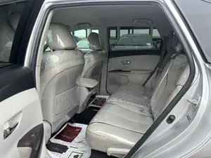 Toyota Venza AWD 2010 Silver