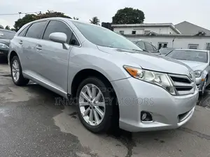 Toyota Venza AWD 2010 Silver