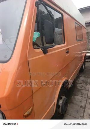 Volkswagen LT 2000 Orange