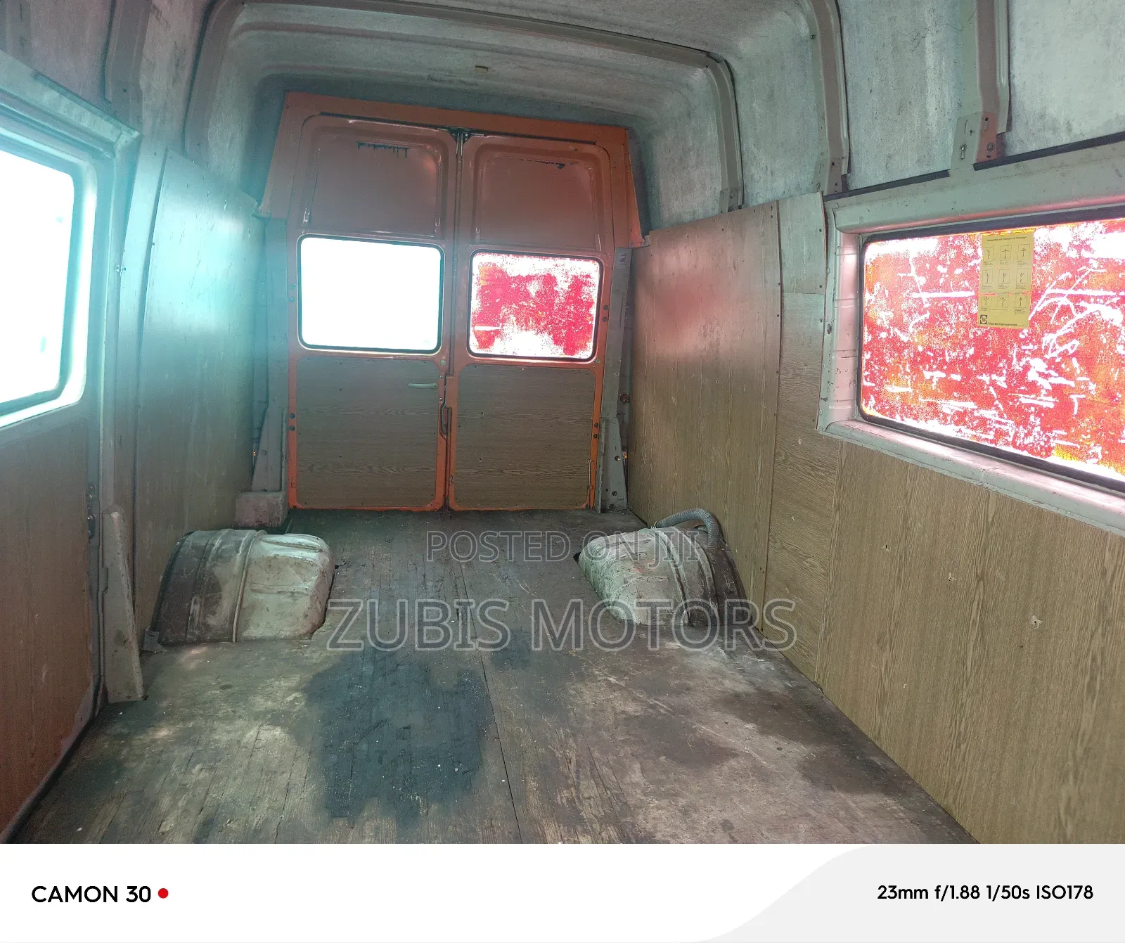 Volkswagen LT 2000 Orange