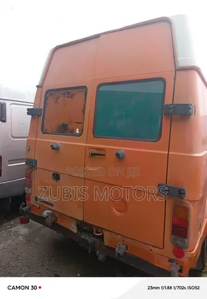 Volkswagen LT 2000 Orange