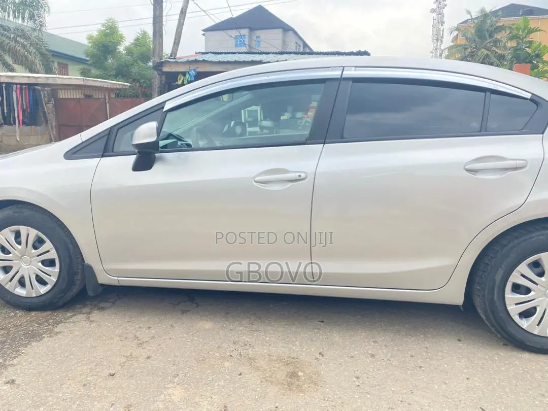 Honda Civic 1.8 3 Door Automatic 2012 Silver