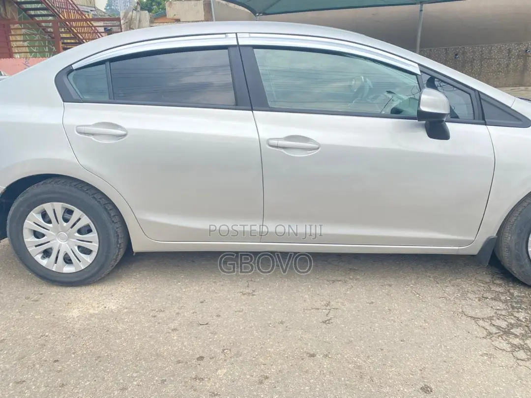 Honda Civic 1.8 3 Door Automatic 2012 Silver