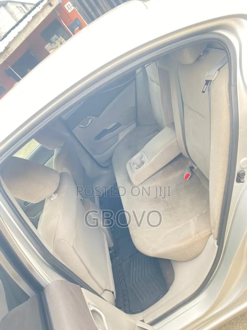 Honda Civic 1.8 3 Door Automatic 2012 Silver