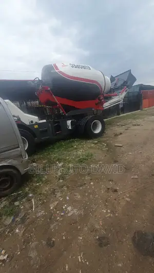 Self-loading Concrete Mixer,