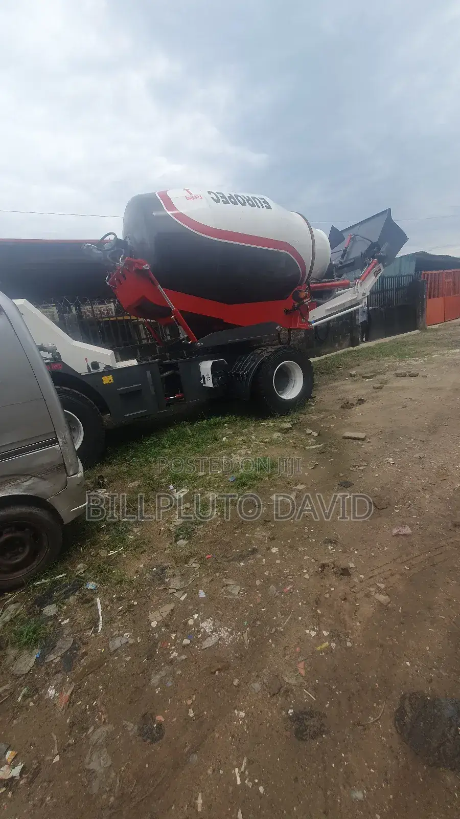 Self-loading Concrete Mixer,