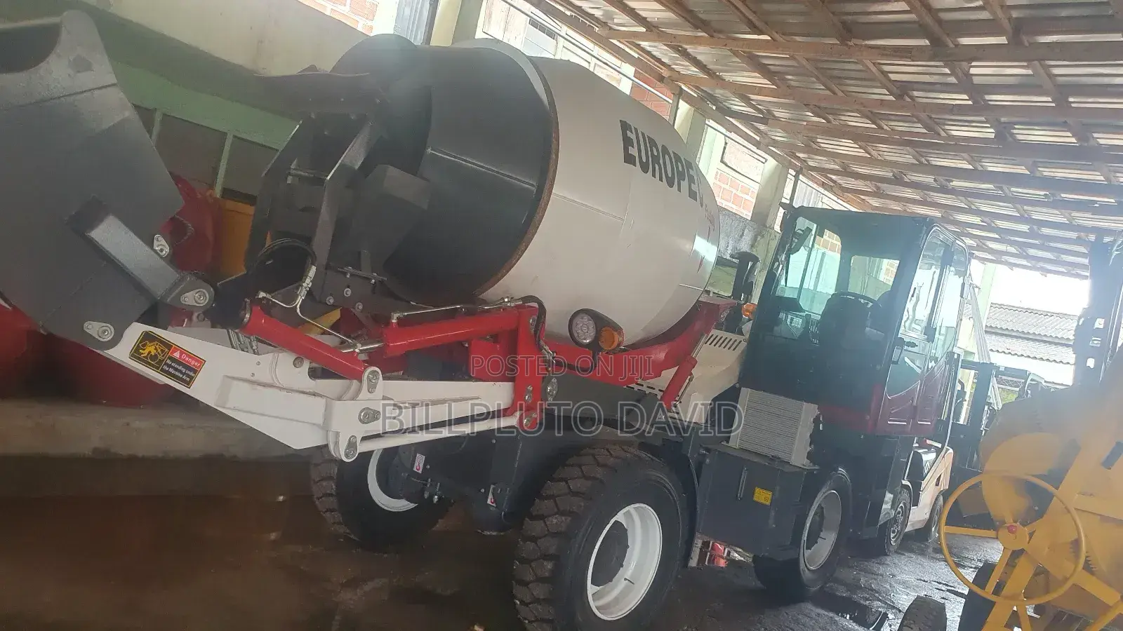 Self-loading Concrete Mixer,