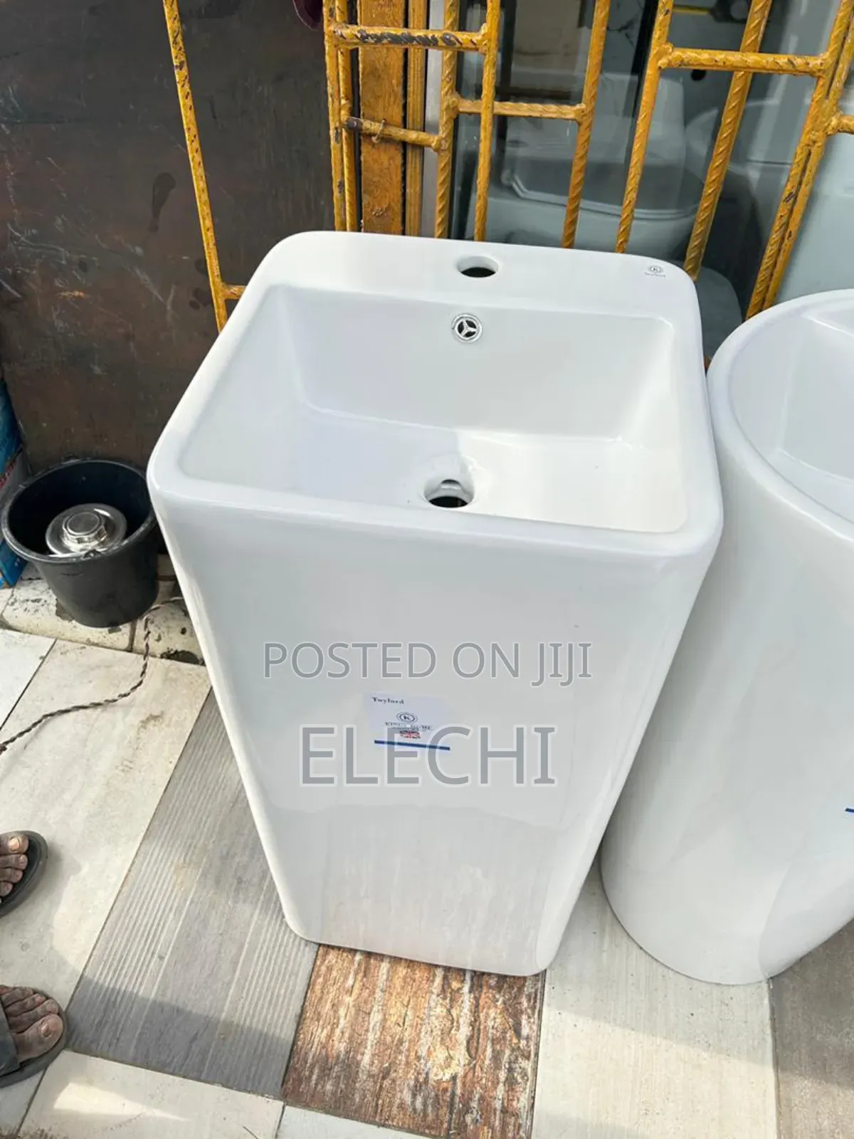 Square Standing Washing Hands Basin