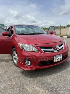 Toyota Corolla S 4dr Sedan (1.8L 4cyl 4A) 2013 Red