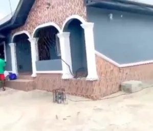 2bdrm Bungalow in Ughelli, Warri for sale