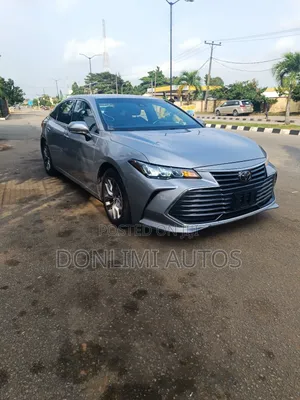 Toyota Avalon XLE 2020 Silver