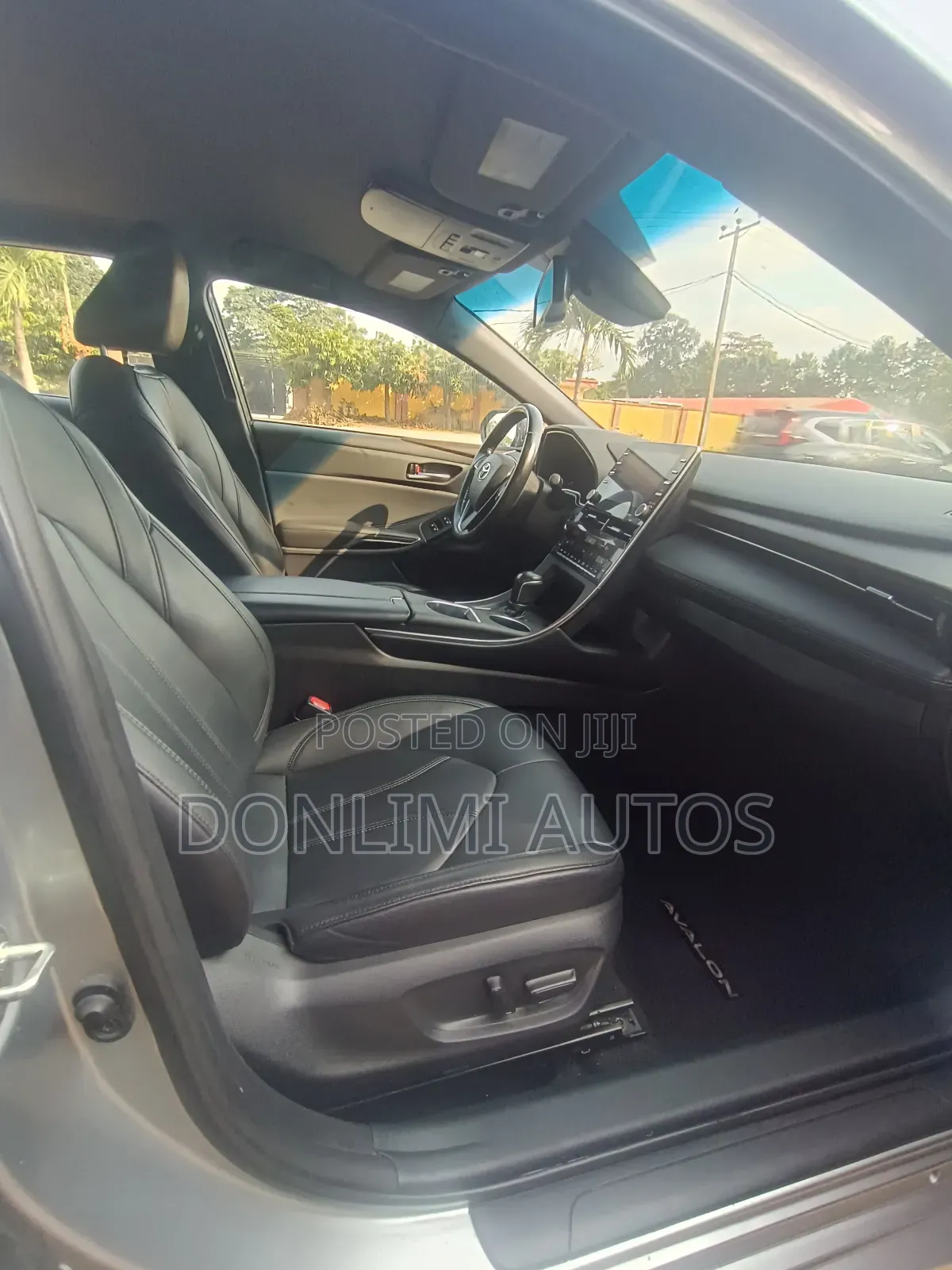 Toyota Avalon XLE 2020 Silver