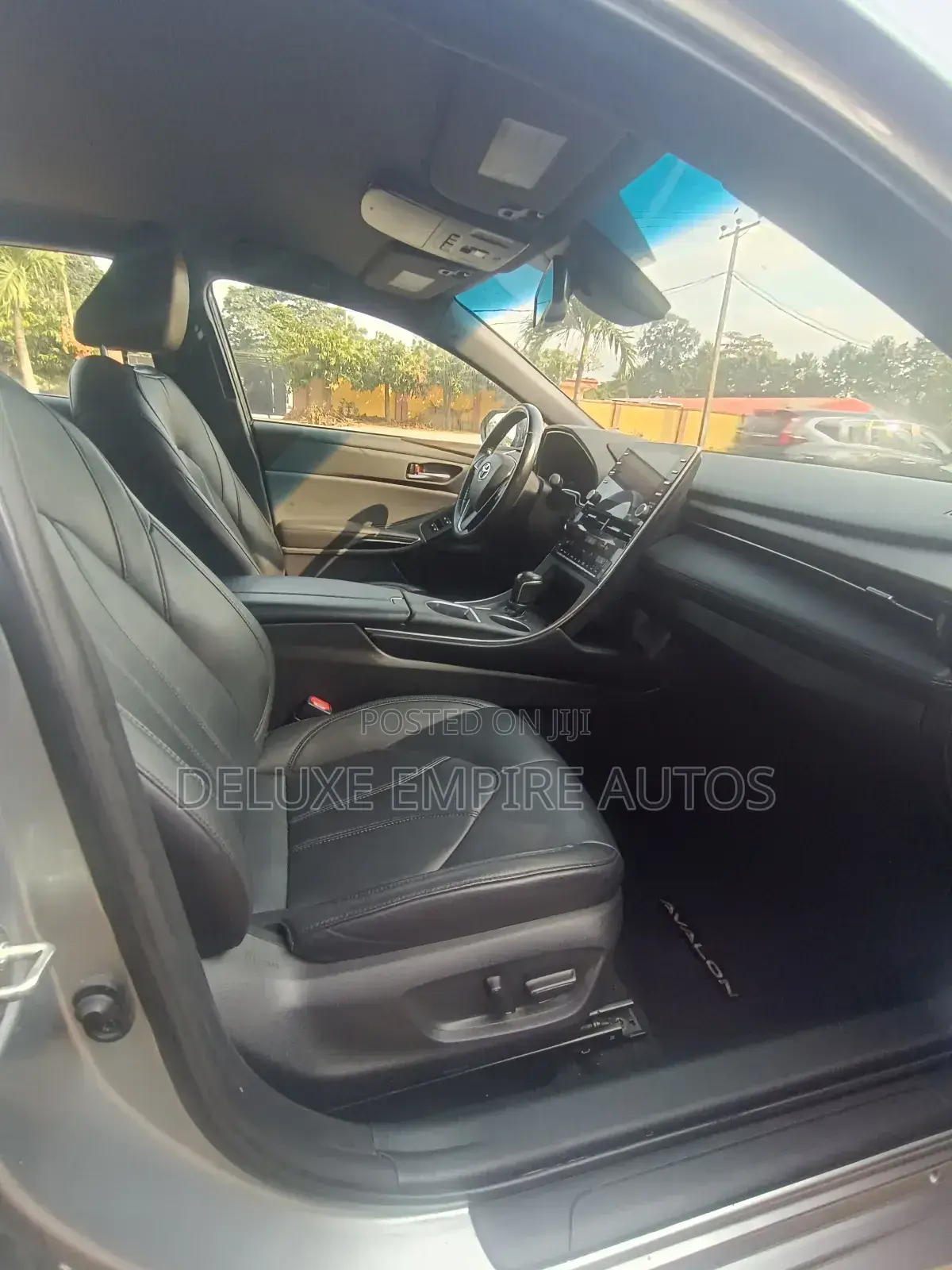 Toyota Avalon XLE 2020 Silver