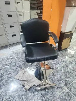 Barber Chair / Saloon)