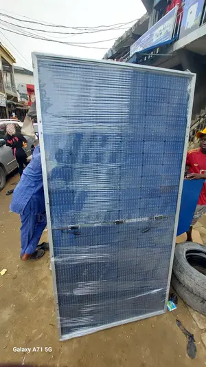650watt Byfacial Jinko Solar Panel 144 Cells