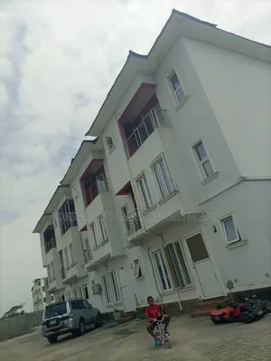 Furnished 3bdrm Townhouse / Terrace in Atlantic View Estate, Igbo-efon