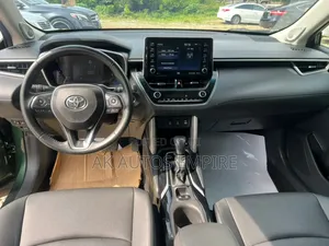 Toyota Corolla Cross 2.0 Petrol AWD 2022 Green