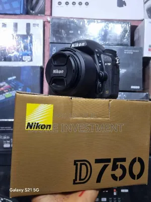 Nikon D750 Frame Camera With 50mm F/1.8 Lens