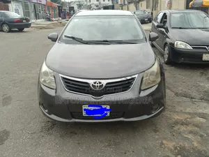 Toyota Avensis 2010 Gray