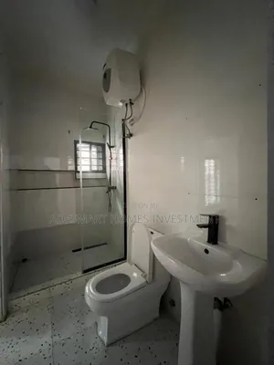 2bdrm Apartment in Lekki Phase 1 for rent