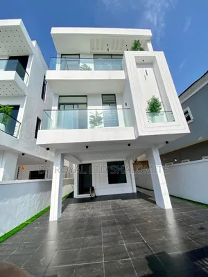 5bdrm Duplex in Lagos Island / Lagos Island for sale