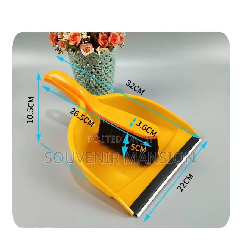 Packer and Brush for Souvenir
