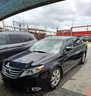 Toyota Avalon Limited Sedan FWD (3.5L 6cyl 6A) 2011 Black
