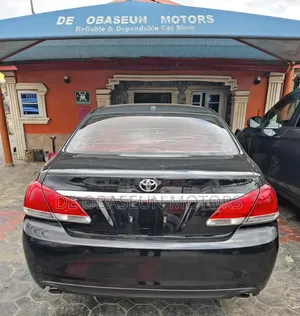 Toyota Avalon Limited Sedan FWD (3.5L 6cyl 6A) 2011 Black